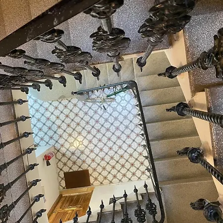 Singularstays Vivons Apartment